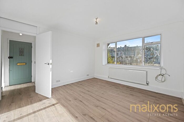 2 Bedroom Flat To Rent In Parchmore Road, Queensbury Court, CR7