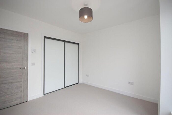 2 Bedroom Flat To Rent In Shoemaker`s Square, Old Town, Edinburgh, EH8