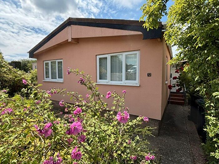 3 Bedroom Mobile Home To Rent In Hardwicke Fields, Haddenham, Ely, Cambridgeshire, CB6