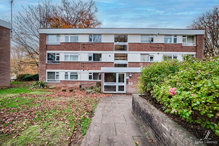 2 Bedroom Flat For Sale In Niall Close, Birmingham, B15