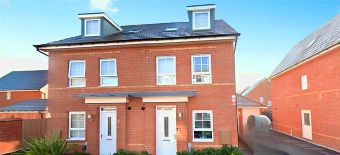 4 Bedroom Semi-Detached House To Rent In Espalier Close, Nuneaton, Warwickshire, CV10