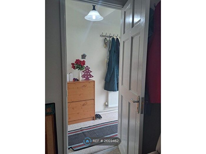 3 Bedroom Terraced House To Rent In Turnpike Link, Croydon, CR0