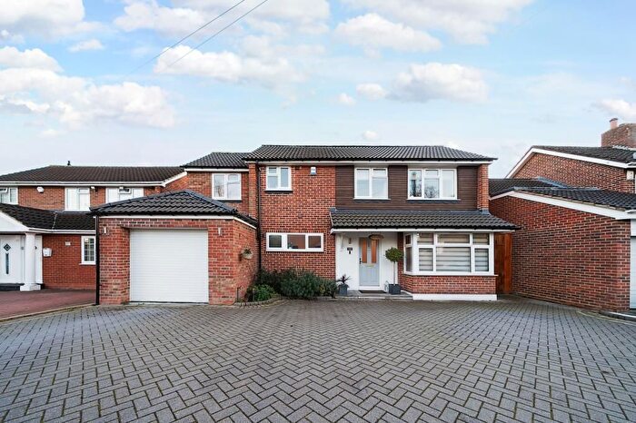 4 Bedroom Detached House To Rent In Windsor, Berkshire, SL4