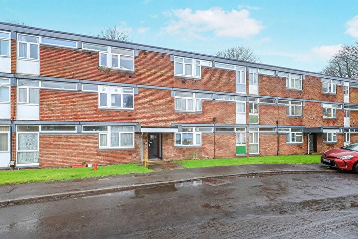 2 Bedroom Flat For Sale In Newbridge Crescent, Wolverhampton, WV6