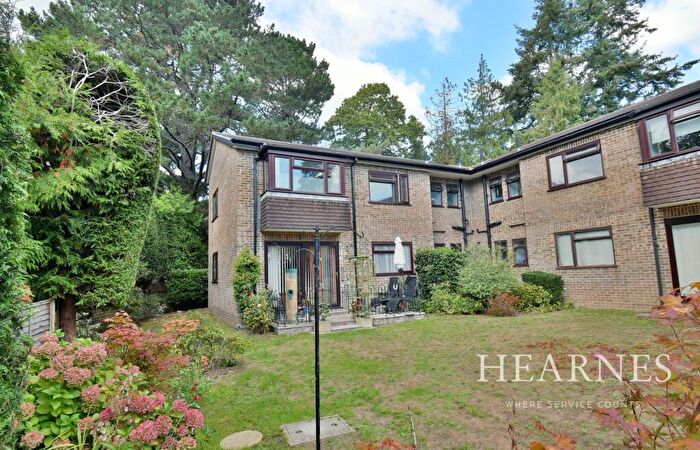 2 Bedroom Flat For Sale In Apple Tree Grove, Ferndown, BH22