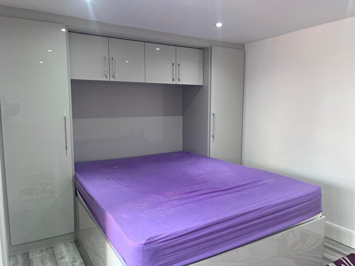 Studio To Rent In Willowbrook Road, Stanwell, TW19