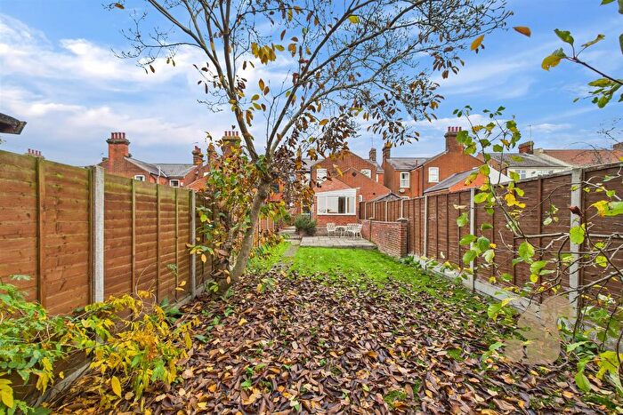 3 Bedroom Semi Detached House For Sale In Sherrington Road, Ipswich, IP1