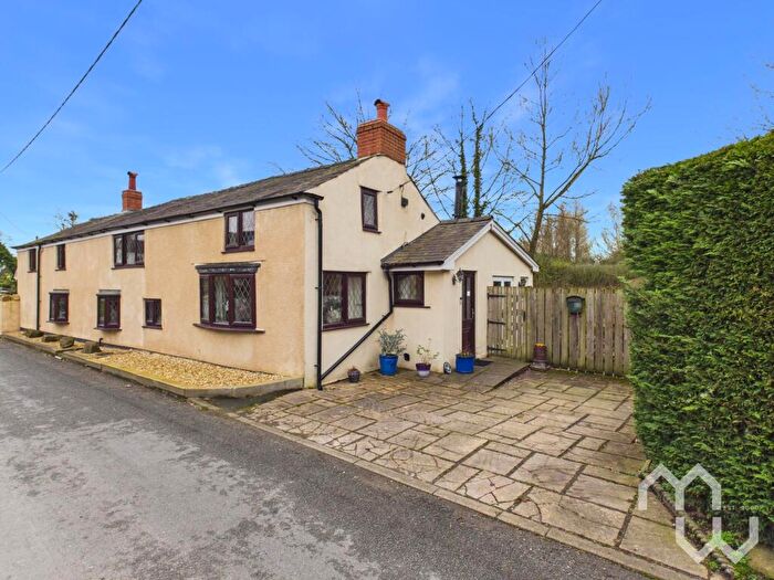 2 Bedroom Cottage For Sale In Marsh Lane, Longton, PR4