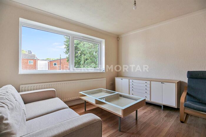 2 Bedroom Flat To Rent In Tynemouth Road, Heaton, Newcastle Upon Tyne, NE6