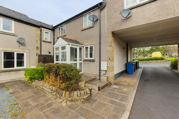 2 Bedroom Apartment To Rent In Mill Gardens, Bentham, LA2