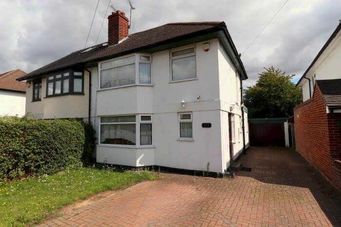 4 Bedroom Semi-Detached House To Rent In Ongar Road, Brentwood, CM15