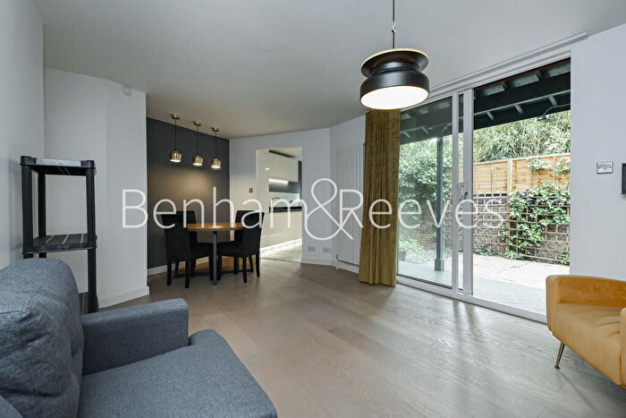 2 Bedroom Apartment To Rent In Kennet Street, Wapping, E1W