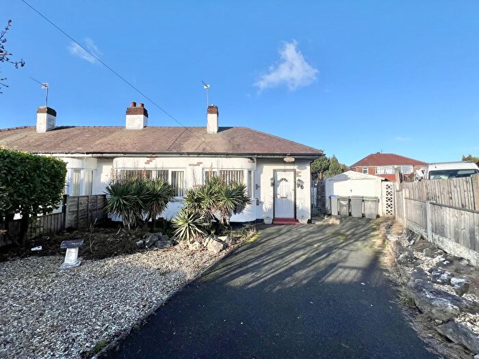3 Bedroom Bungalow For Sale In Poulton Old Road, Highfurlong, FY3