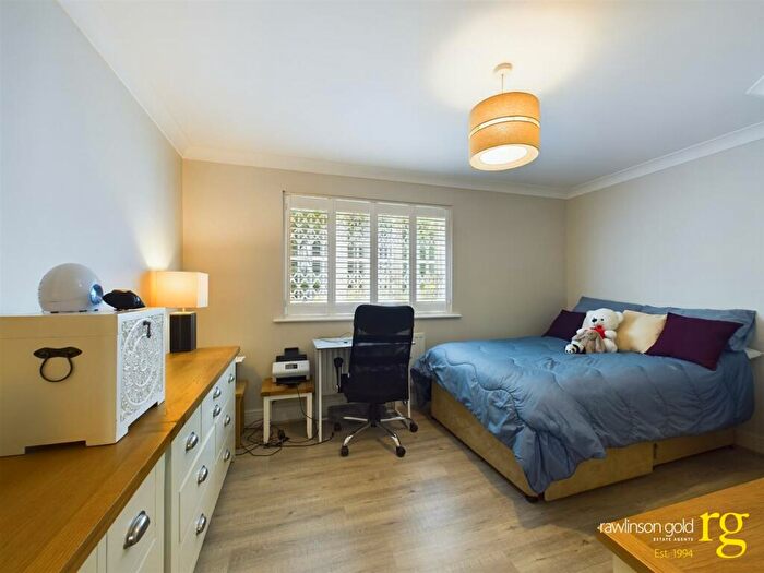 2 Bedroom Flat For Sale In Collapit Close, Harrow, HA1