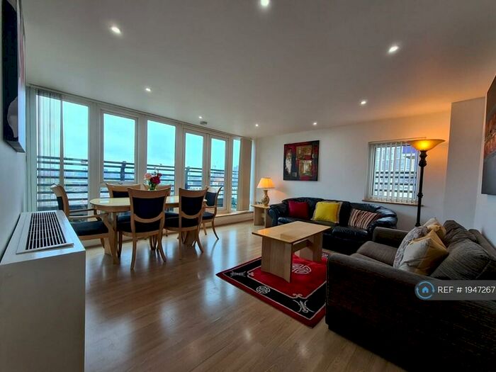 2 Bedroom Penthouse To Rent In Central House, London, E15
