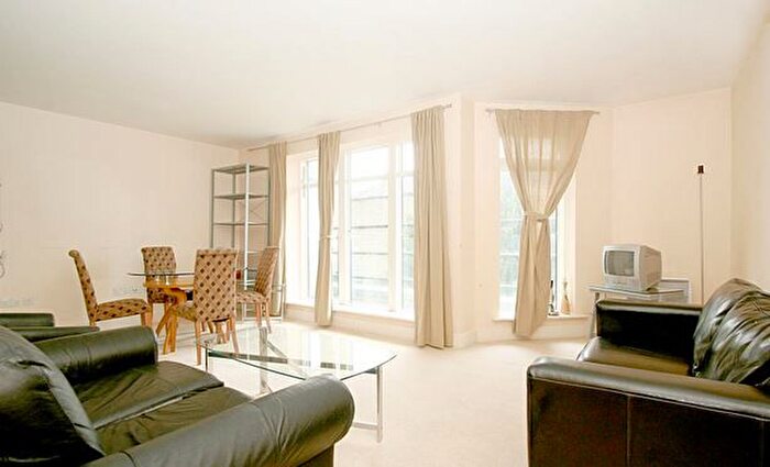 2 Bedroom Flat To Rent In Merchants House, Collington Street, Greenwich, SE10