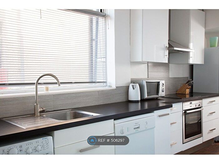 3 Bedroom Semi Detached House To Rent In Rudyard Grove, London, NW7