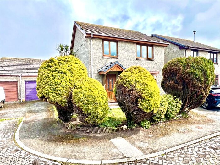 3 Bedroom Link Detached House For Sale In Ash Drive, Hayle, TR27