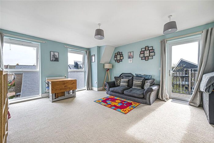 2 Bedroom Flat For Sale In Watercress Way, Northfleet, Gravesend, Kent, DA11