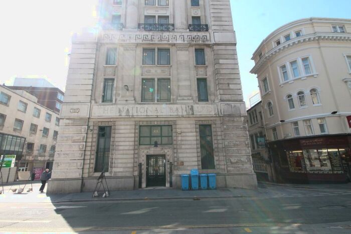 Apartment To Rent In First National Bank Building, Fenwick Street City Centre, L2