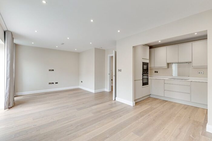 2 Bedroom Flat To Rent In Purley Avenue, Cricklewood, London, NW2