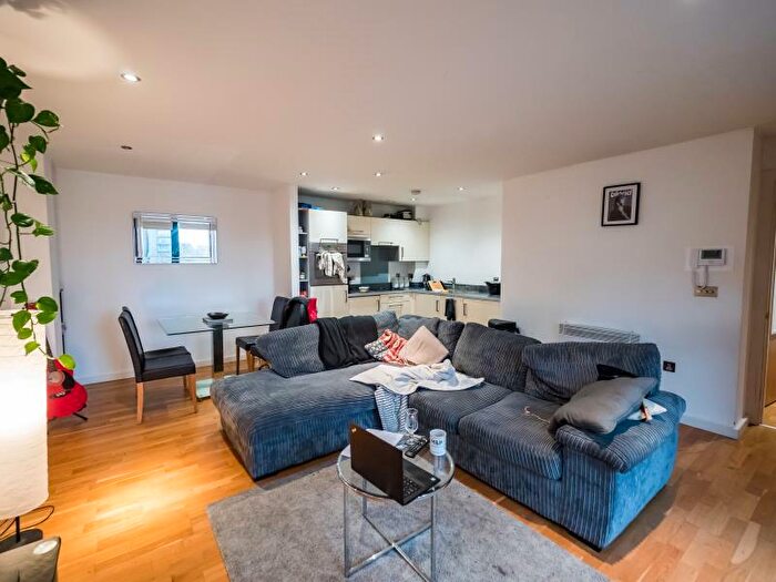2 Bedroom Apartment To Rent In Apt . Flint Glass Wharf, M4