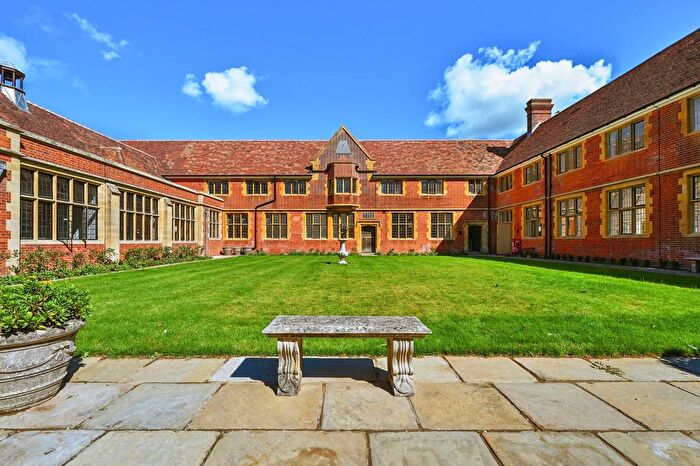 2 Bedroom Flat For Sale In High Street, Wye, Ashford, Kent, TN25