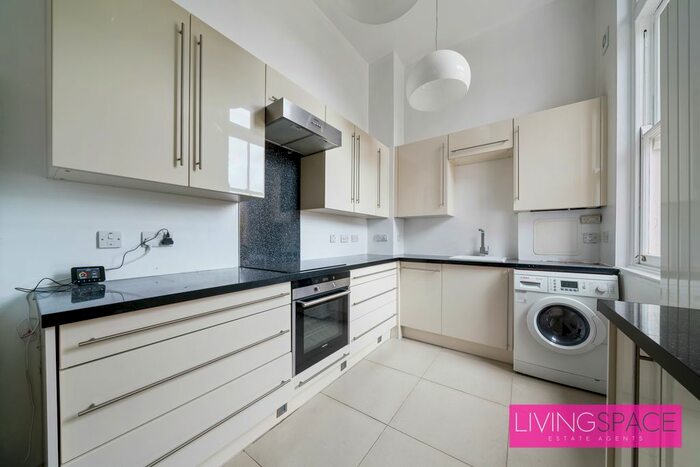 1 Bedroom Flat To Rent In Kingwell Road, Barnet, EN4