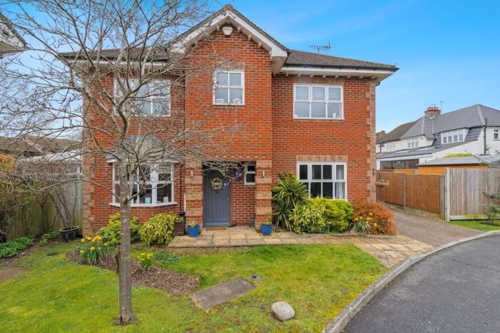 4 Bedroom Property To Rent In Wilcot Close, Watford, WD19