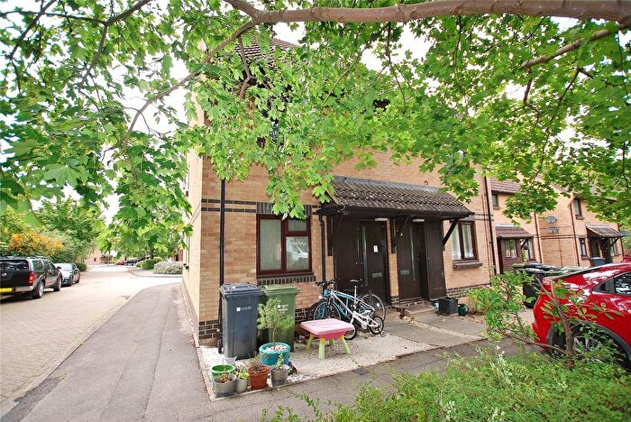 2 Bedroom Flat To Rent In Weybrook Drive, Burpham, Guildford, Surrey, GU4