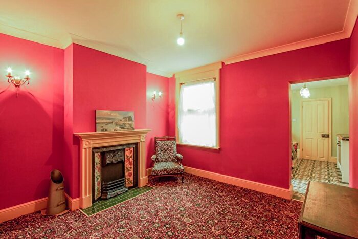 3 Bedroom End Of Terrace House For Sale In Manor Road, Yeovil, BA20