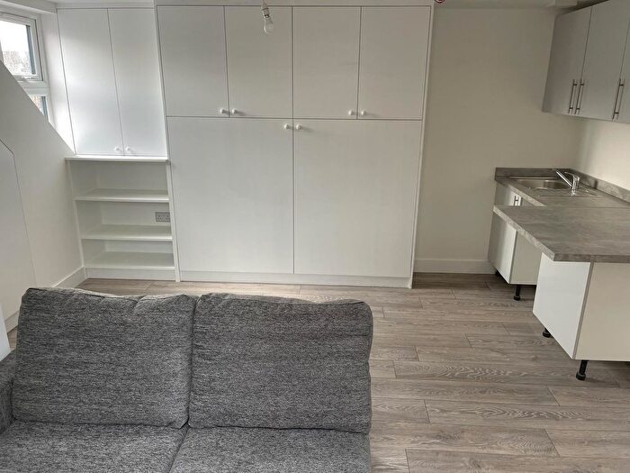 Studio To Rent In Gilmore Road, London, SE13