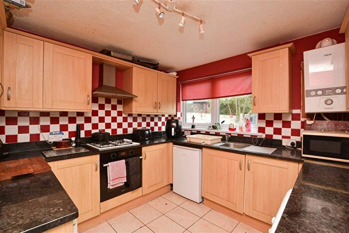 3 Bedroom Semi-Detached House For Sale In Grosvenor Road, Broadstairs, Kent, CT10