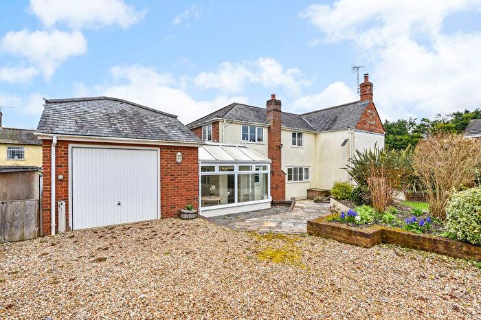 3 Bedroom Detached House For Sale In Paynes Lane, Broughton, Stockbridge, Hampshire, SO20