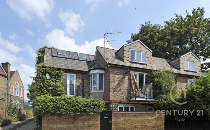 3 Bedroom End Of Terrace House To Rent In Bolingbroke Walk, Battersea, SW11