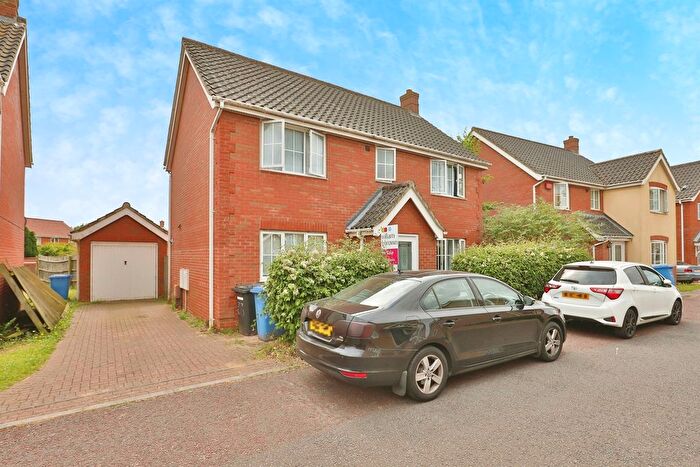 5 Bedroom Detached House For Sale In Tizzick Close, Norwich, NR5