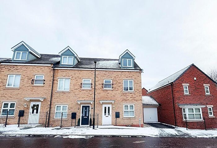 3 Bedroom Town House For Sale In Rotherdale Court, Walkergate, NE6