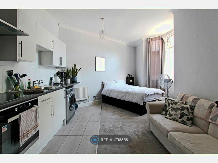 Studio To Rent In North Cray Road, Bexley, DA5