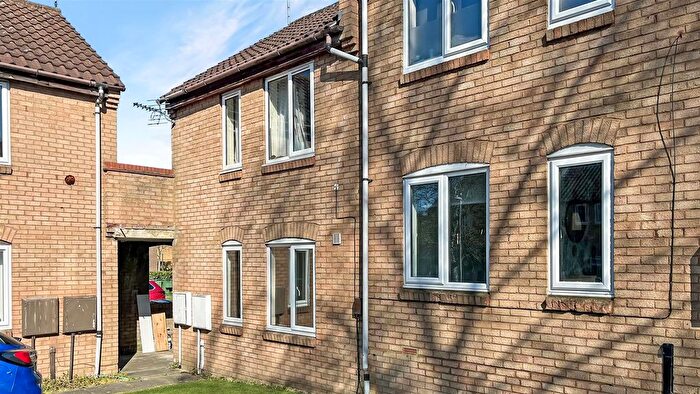 1 Bedroom Flat To Rent In Batchelor Close, Aylesbury, HP20