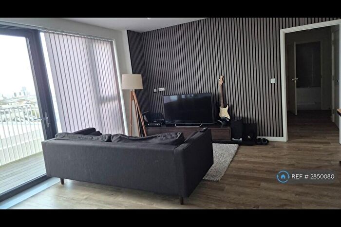 1 Bedroom Flat To Rent In Lakeside Drive, London, NW10