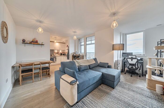 2 Bedroom Flat For Sale In Doniford House, Healum Avenue, Southall, UB2
