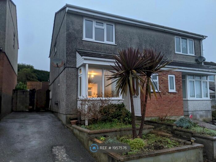 3 Bedroom Semi-Detached House To Rent In Cabot Close, Saltash, PL12