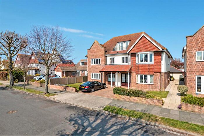 2 Bedroom Apartment For Sale In Winchester Road, Frinton-On-Sea, CO13
