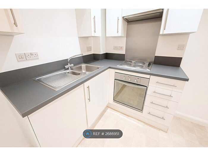 2 Bedroom Flat To Rent In Yeoman Close, Ipswich, IP1