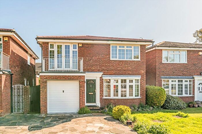 4 Bedroom Property To Rent In Maria Theresa Close, New Malden, KT3