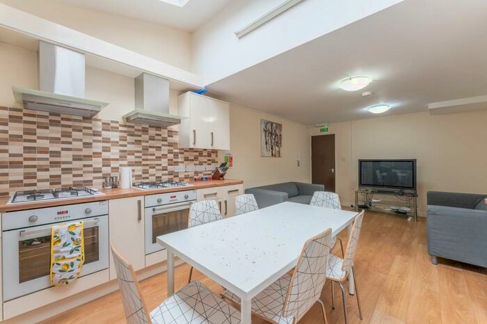 6 Bedroom Terraced House To Rent In Hubert Road, Selly Oak - Student Property, B29