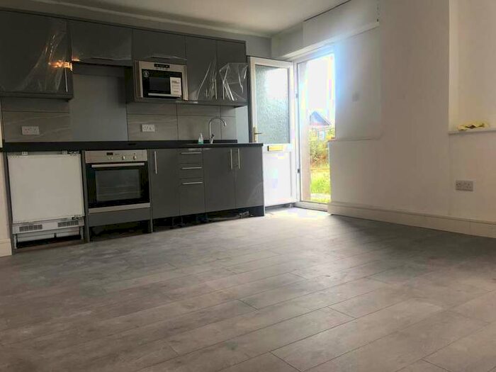 1 Bedroom Apartment To Rent In Station Road, Ammanford, SA18