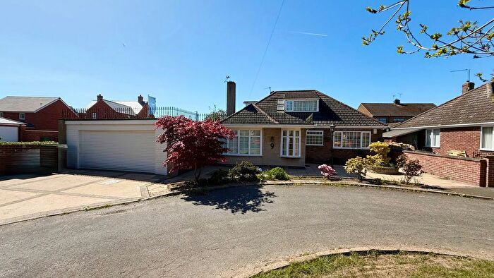 4 Bedroom Detached Bungalow For Sale In Ash Grove, Messingham, DN17
