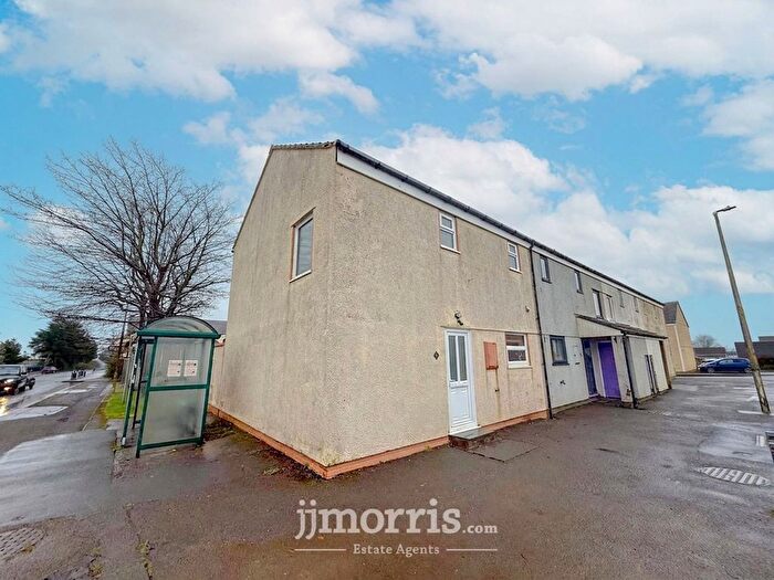 2 Bedroom End Of Terrace House For Sale In Maesyfrenni, Crymych, SA41