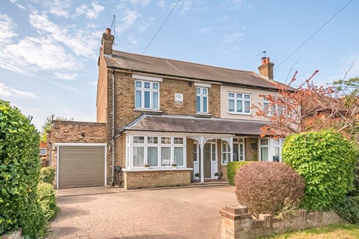 3 Bedroom Semi-Detached House To Rent In Andrews Lane, Cheshunt, EN7